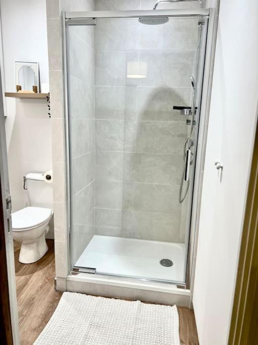 Le Jeanne, Appartement En Duplex Proche Forteresse Et Centre Ville Chinon Exterior foto